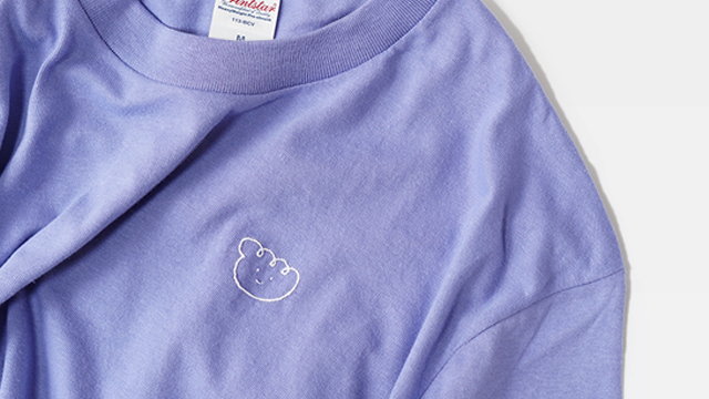【 手刺繍 】ワンポイント Tシャツ ( ゆるキャラくん / ダスティブルー ) ｜ ビッグシルエット